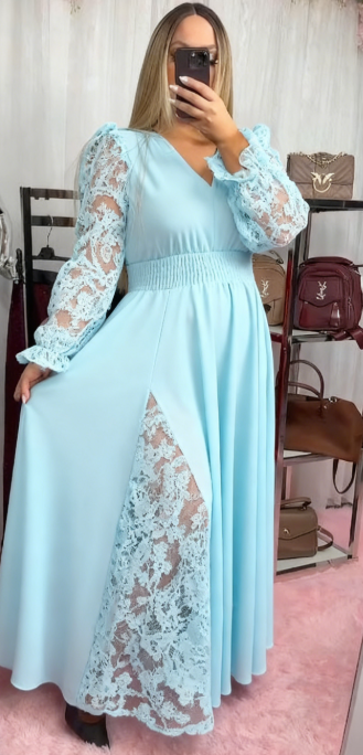 Vestido comprido bordado com gola alta