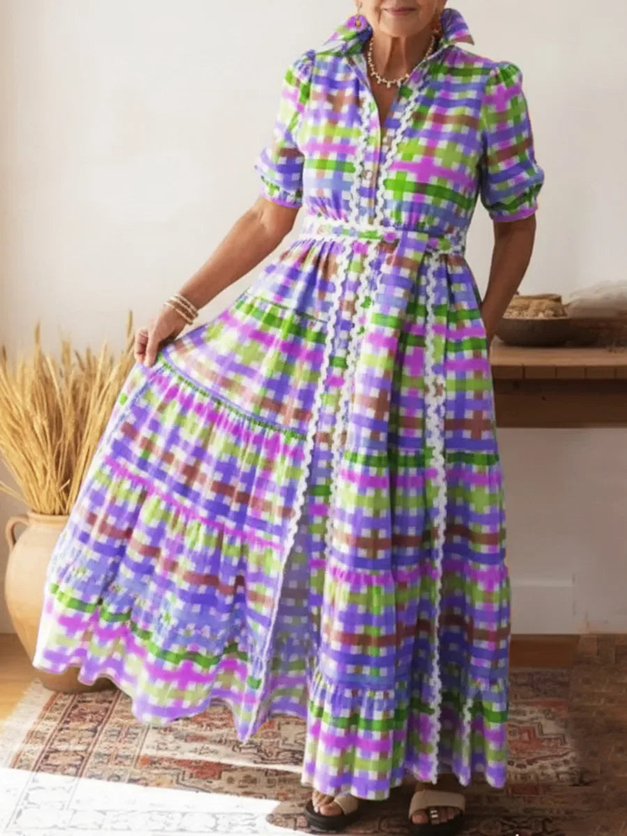 Vestido camiseiro com gola e estampado artístico de quadrados coloridos