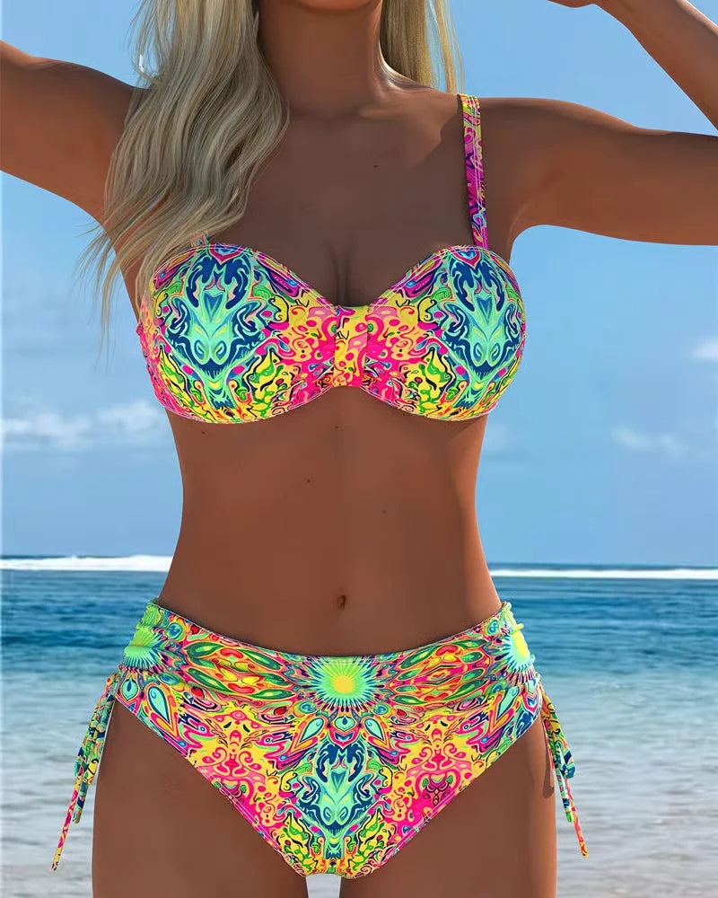 Biquíni moderno e sexy com estampado