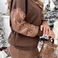 Conjunto elegante para o dia a dia: blusa patchwork de gola redonda + saia curta brilhante