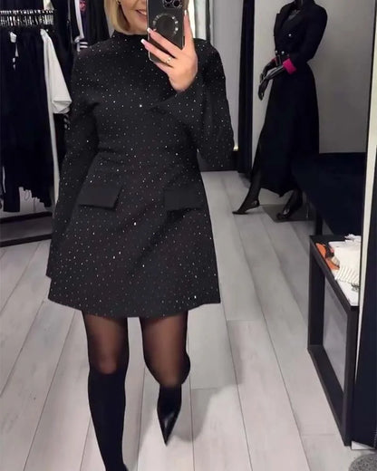 Vestido feminino elegante e brilhante