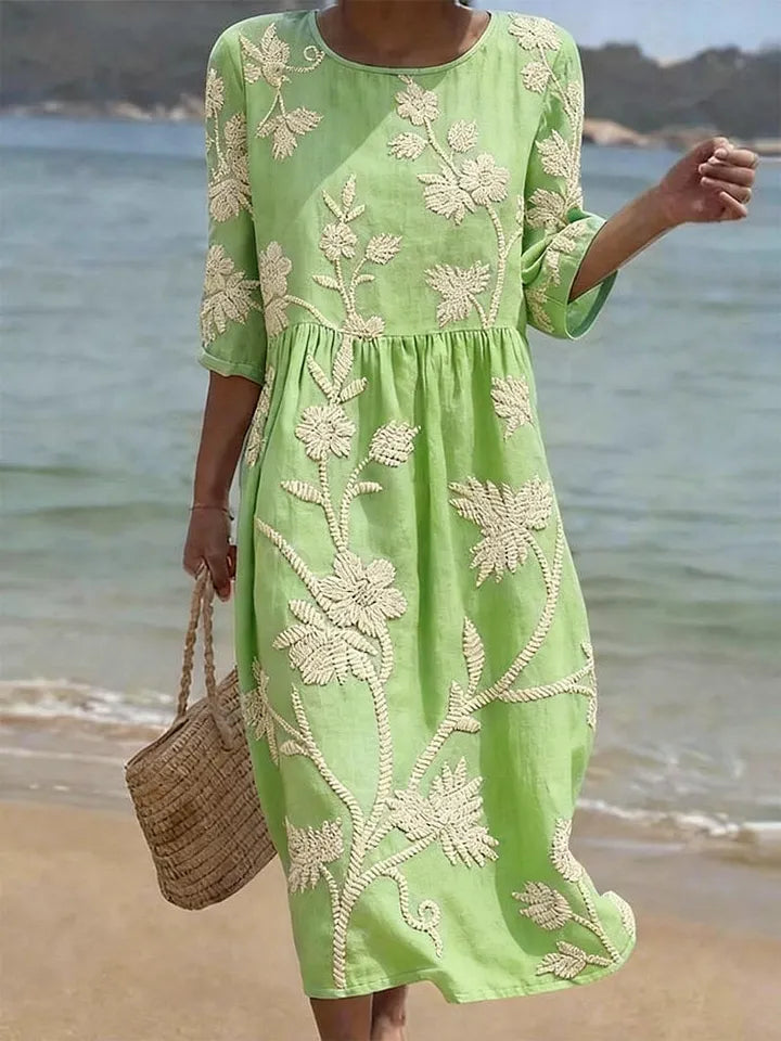 Vestido Midi Fluido com Bordado Floral – Coleção Vintage Elegante