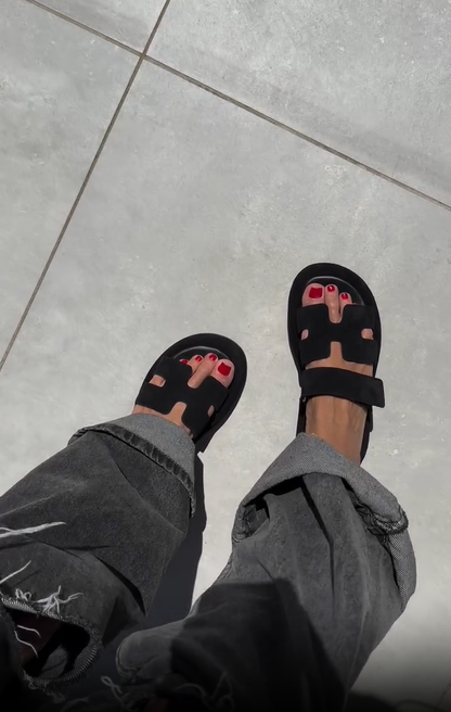 Sandálias rasas de verão da moda para mulher