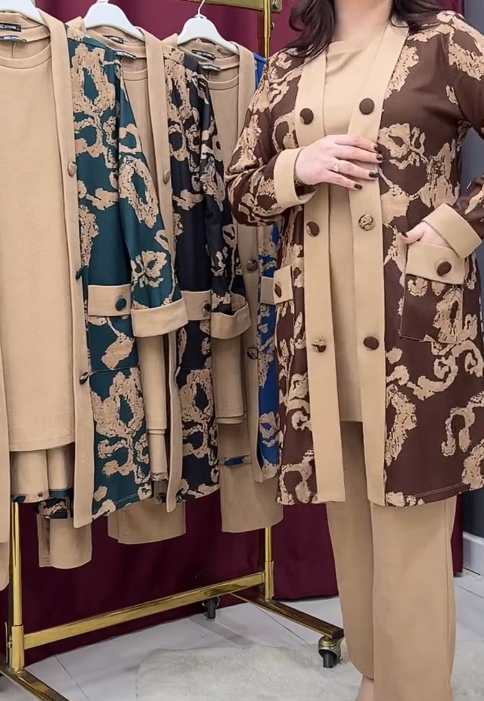 Conjunto de senhora estampado de três peças