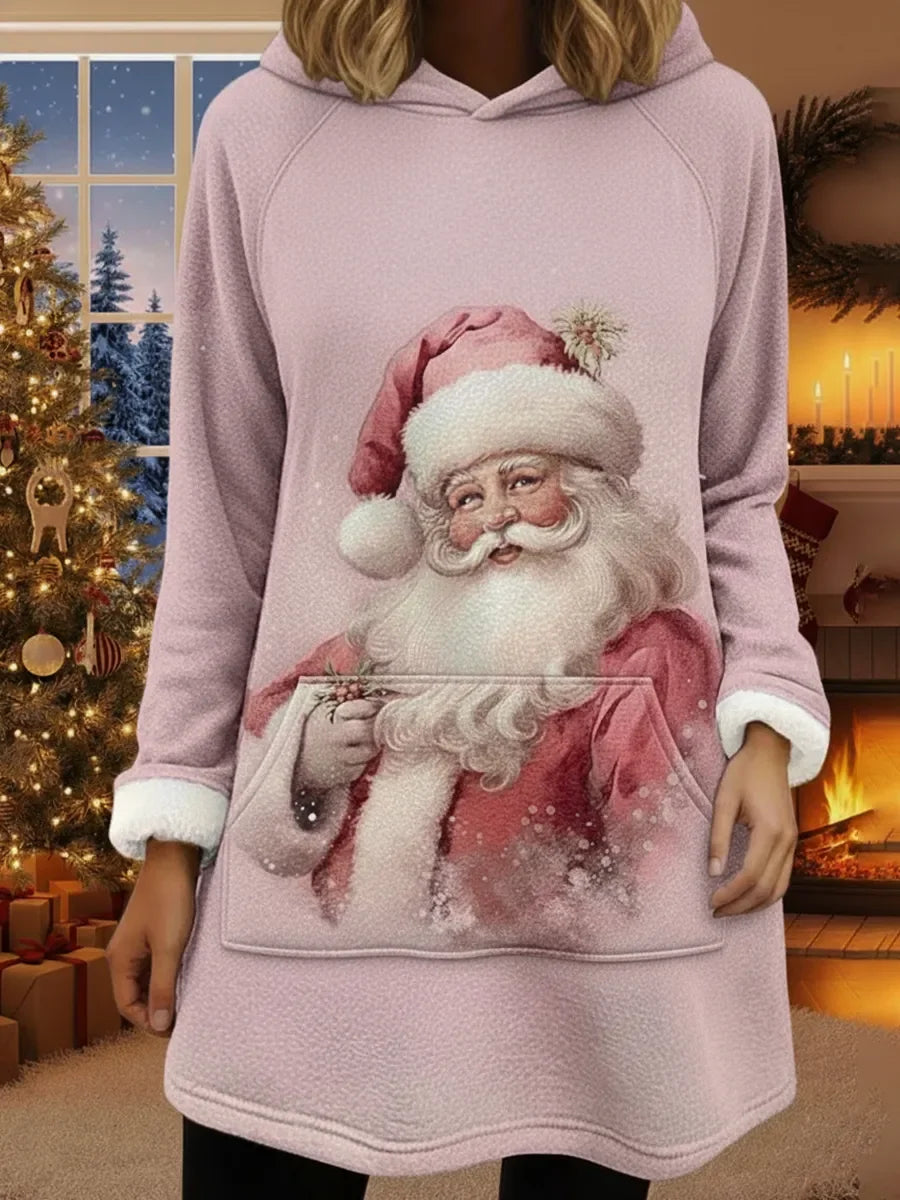 O casaco comprido e largo com capuz apresenta um estampado de Pai Natal