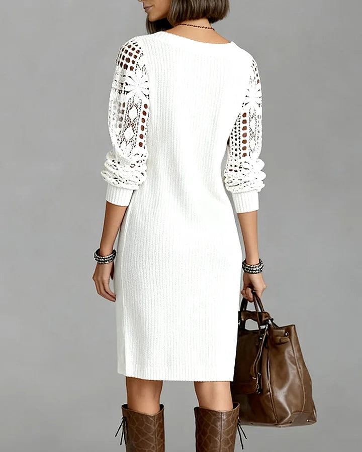 Vestido de renda com decote em V e mangas compridas