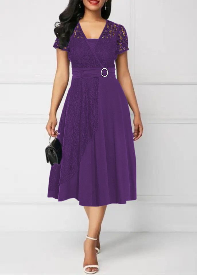 Vestido elegante de renda para mulher com decote em V