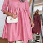 Vestido solto com estampado floral tridimensional e gola redonda