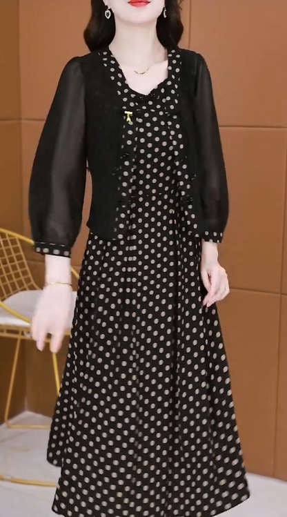 Vestido de menina às bolinhas + casaquinho de chiffon