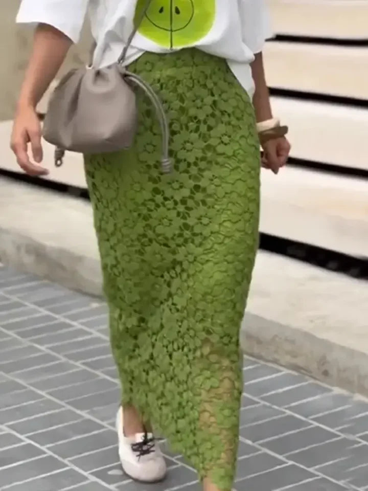 Elegante saia feminina de renda vazada e corte justo