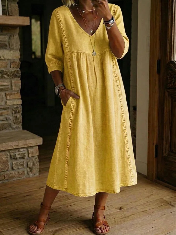 Vestido solto e casual com patchwork, renda, linho e algodão.