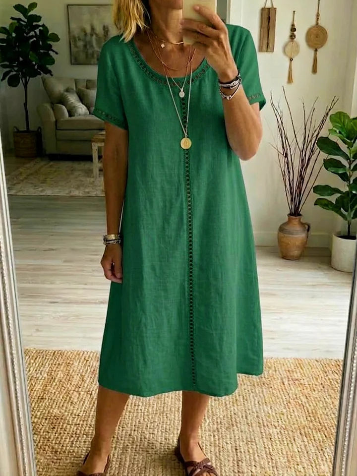 Vestido casual em linho e algodão com patchwork vazado e fitas