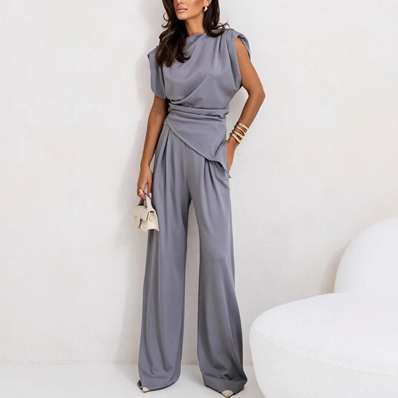Conjunto elegante de duas peças para mulher em cor sólida