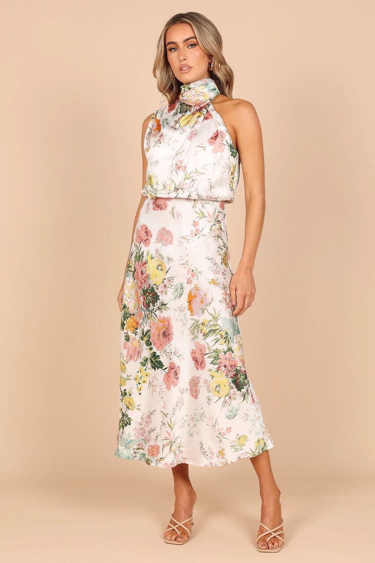 Vestido comprido com decote halter e estampado floral
