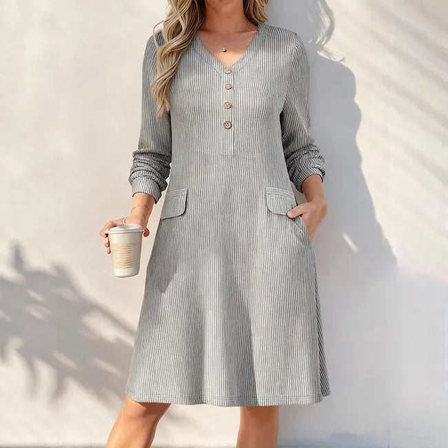 Vestido de malha para mulher com decote em V e riscas verticais
