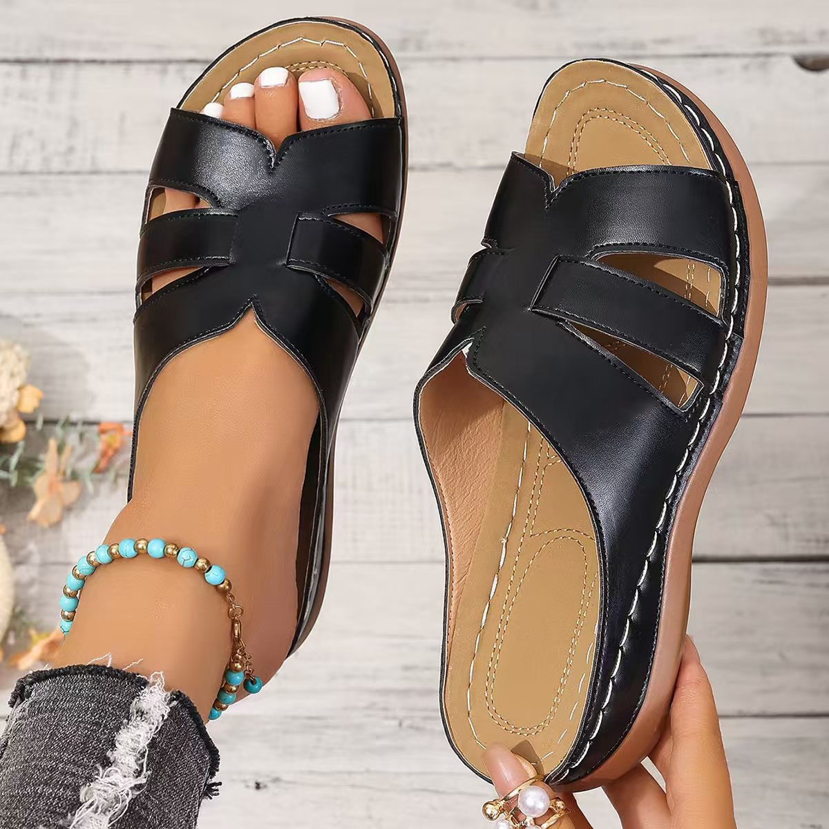 Pantufas ortopédicas de senhora em pele com bico aberto