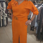 Vestido midi com racha e decote em V