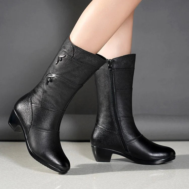 Botas de senhora com plataforma de cano médio