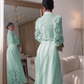 Vestido feminino elegante e moderno com mangas compridas vazadas