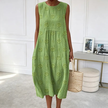 Vestido sem mangas com bordado floral (com bolsos)