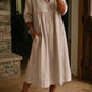 Vestido solto e casual com patchwork, renda, linho e algodão.