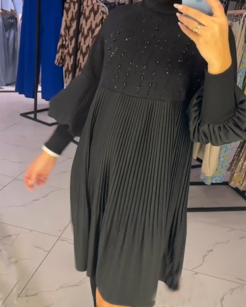 Vestido com mangas balão e gola alta