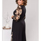 Vestido plus size preto e prateado com estampado e mangas a três quartos com folhos