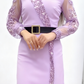 Vestido de tule com decote em V e lantejoulas
