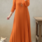 Vestido elegante de malha plissada em cor sólida