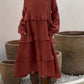 Vestido casual de mulher em algodão e linho com gola redonda e cor sólida