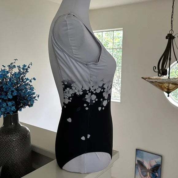 [Compre um e leve outro grátis] Fato de banho com estampado floral | Preto e branco