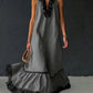 Vestido comprido elegante e romântico com folhos e blocos de cor
