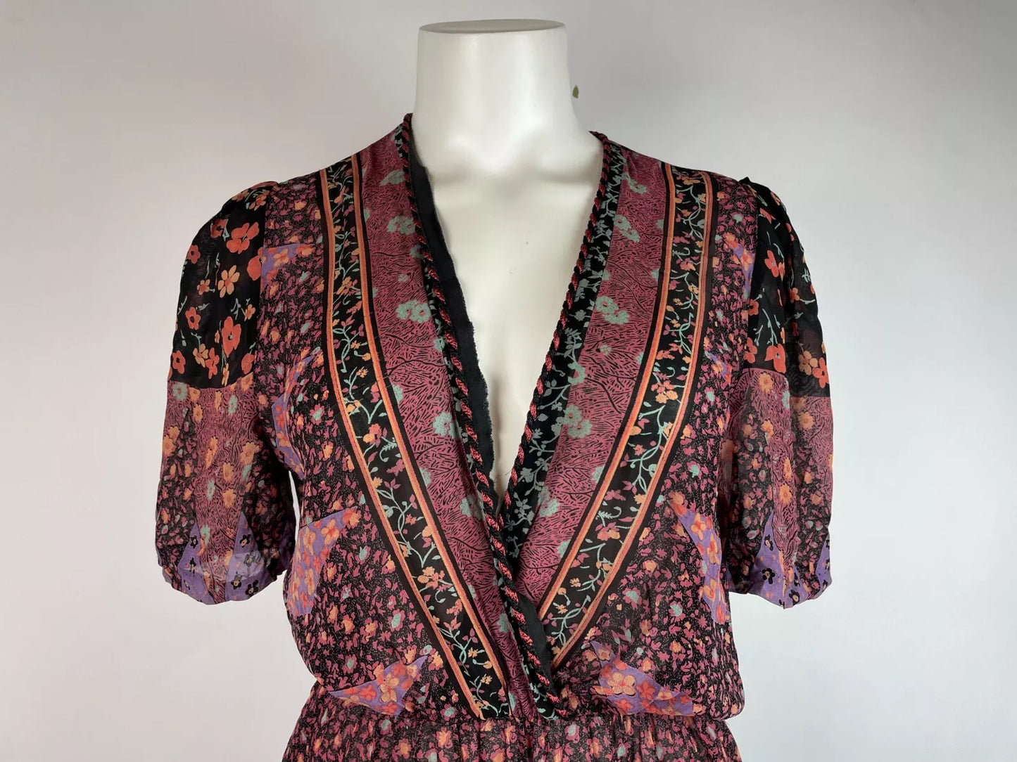 Vestido vintage de viscose com decote em V dos anos 70