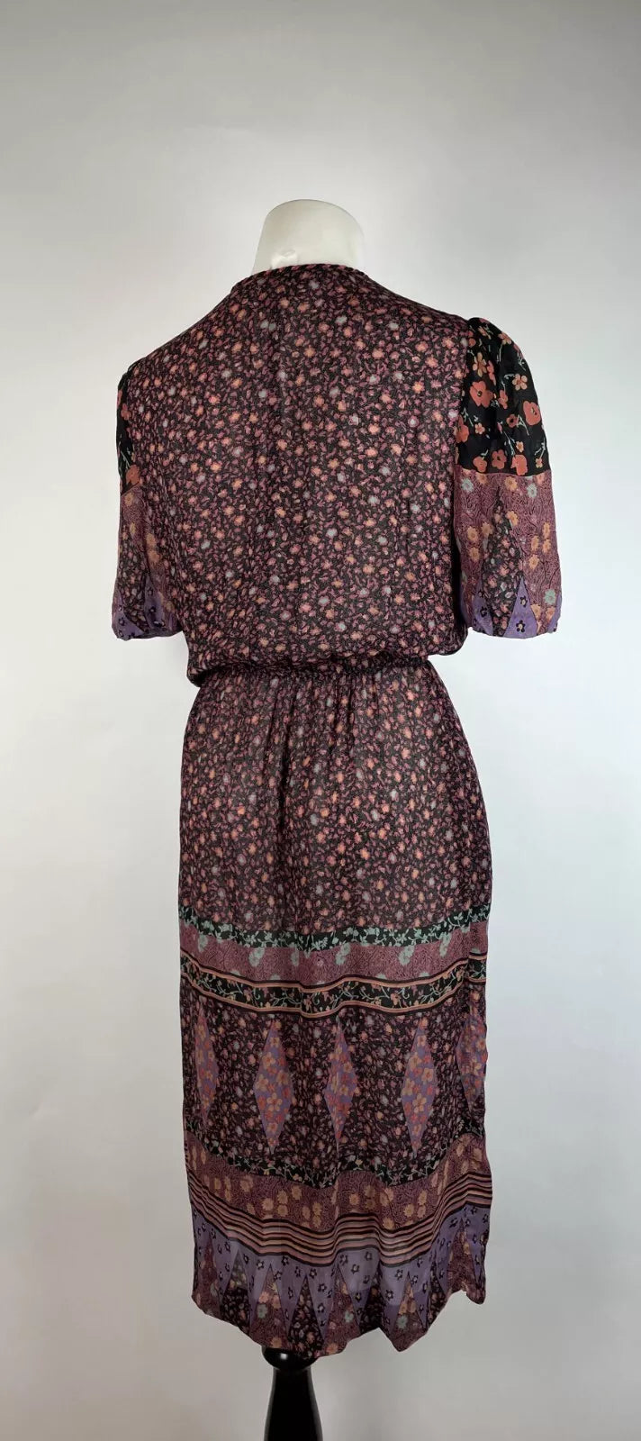 Vestido vintage de viscose com decote em V dos anos 70