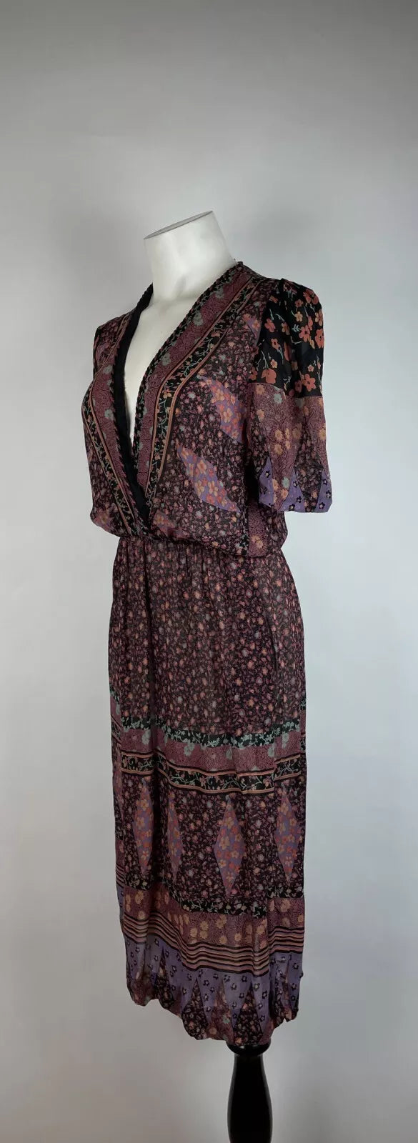 Vestido vintage de viscose com decote em V dos anos 70