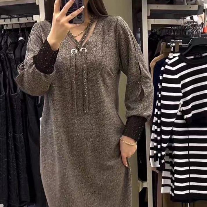 Novo vestido de malha de seda com lantejoulas e decote em V outono-inverno