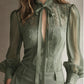 Elegante blusa retro em chiffon com renda e gola alta 2026