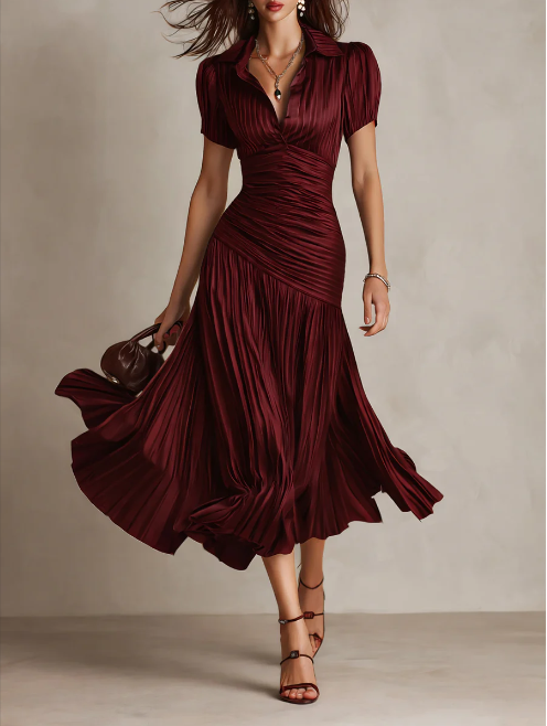 Vestido midi plissado em cetim retro listrado, modelagem justa